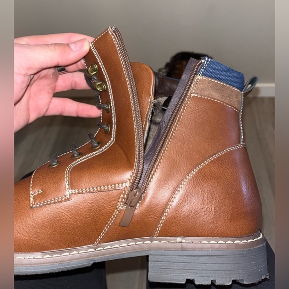 BRAND NEW WINTER BOOTS - Picture 3 of 5